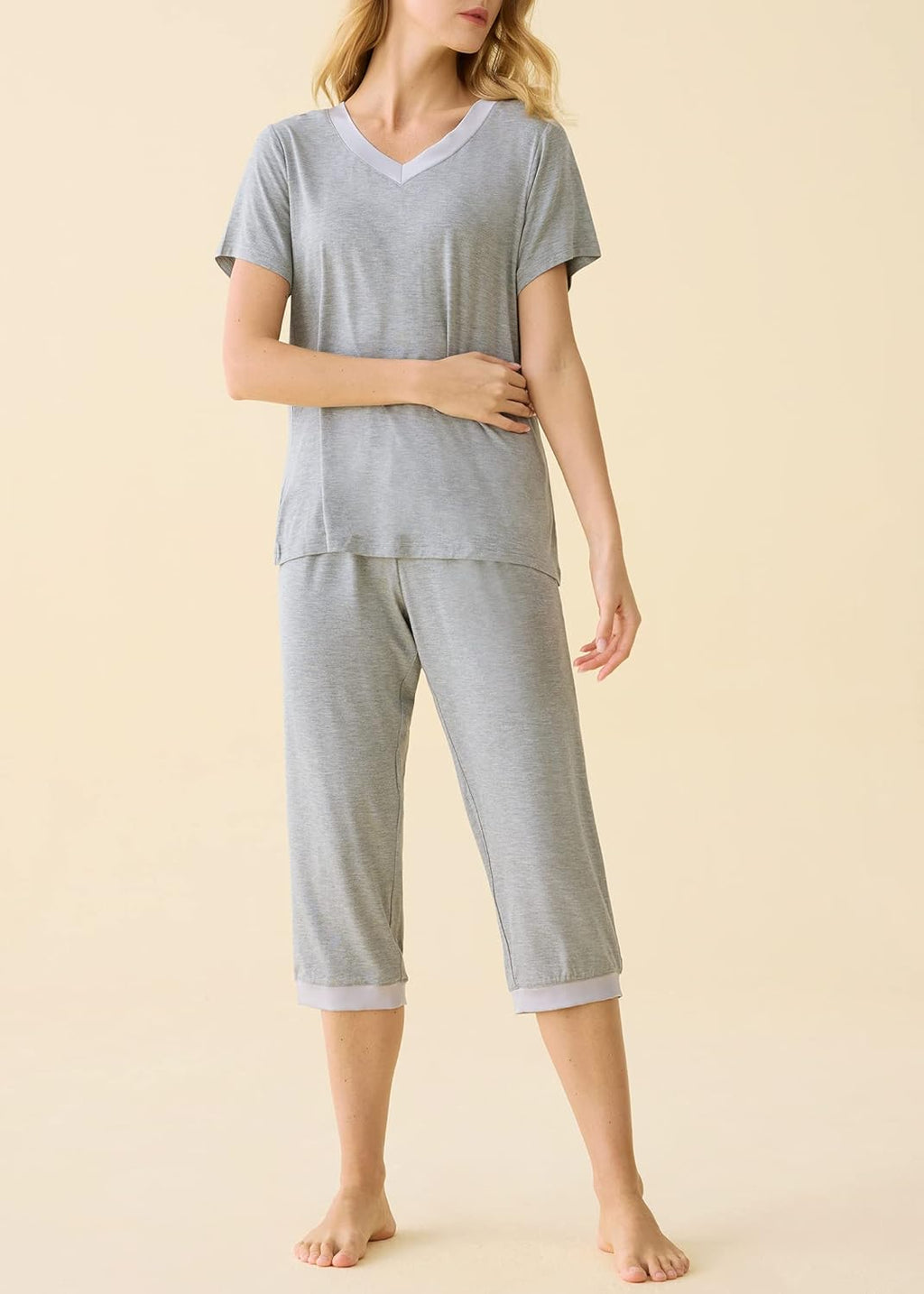 Chic Women's Pajama Set: Cozy Sleepwear Tops with Capri Pants