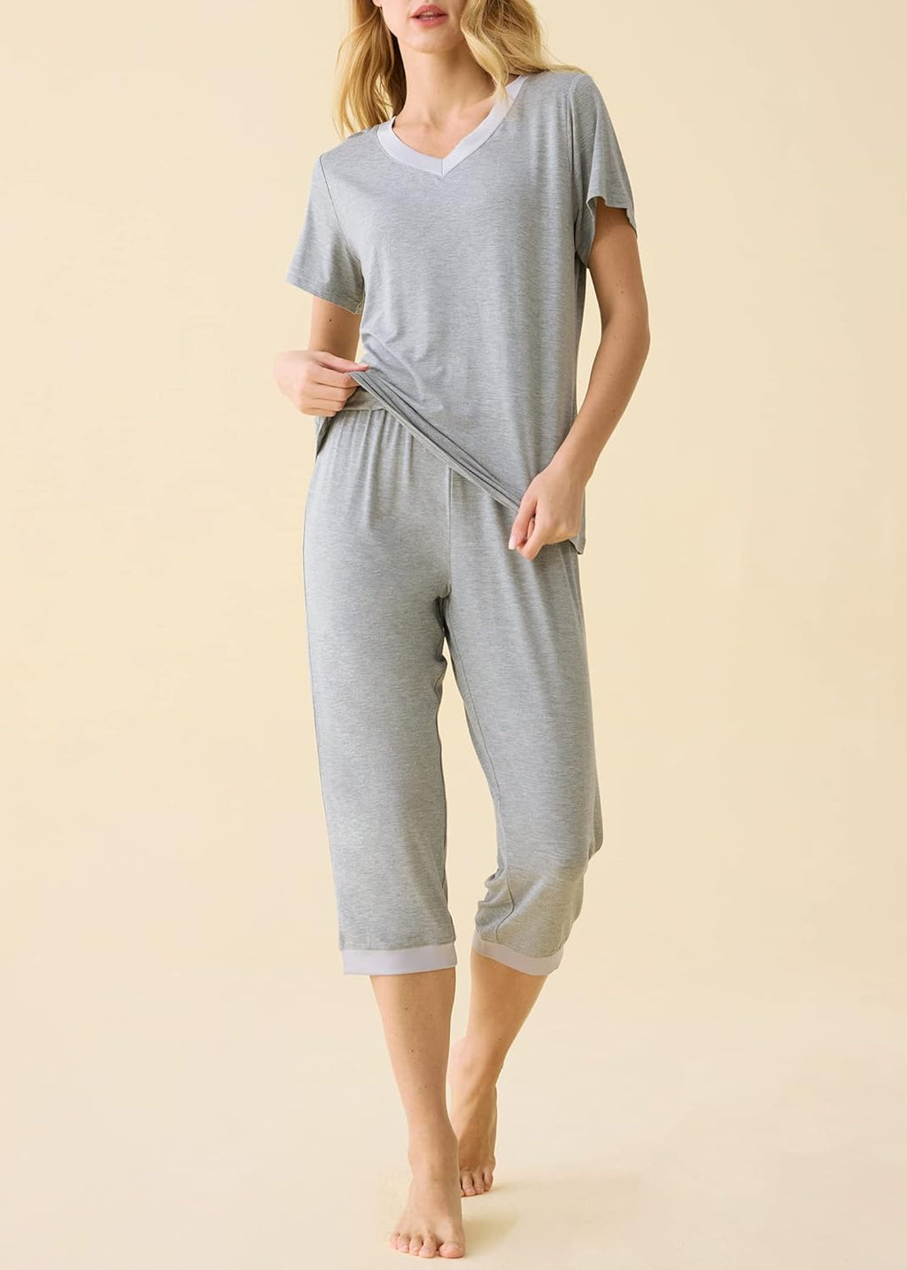 Chic Women's Pajama Set: Cozy Sleepwear Tops with Capri Pants