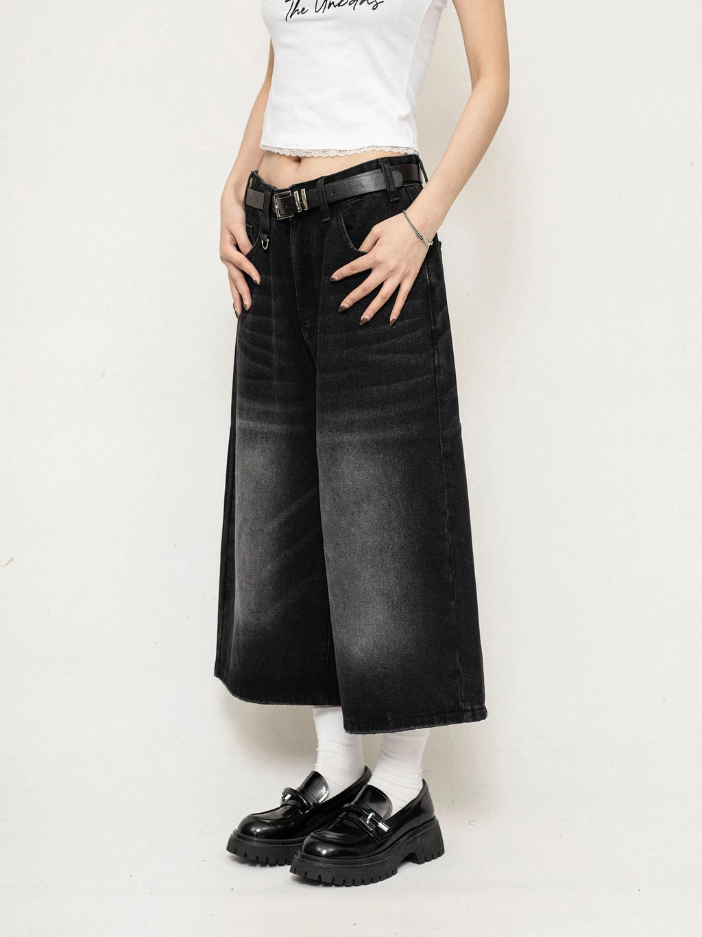 Ankle Cut Faded Baggy Jeans